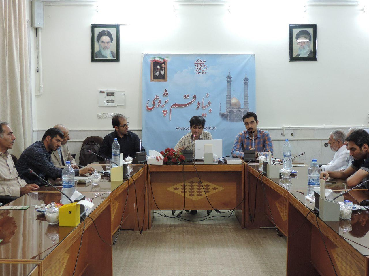 ارائه گزارش یک ساله انجمن نذرطبیعت وطن ما در جلسه بنیاد قم پژوهی