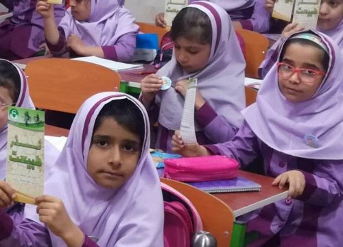 اهدای پیکسل های حامی طبیعت به دانش آموزان شیرازی